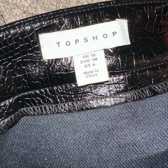 TOPSHOP LEATHER SNAKESKIN MINI SKIRT - Picture 3 of 3
